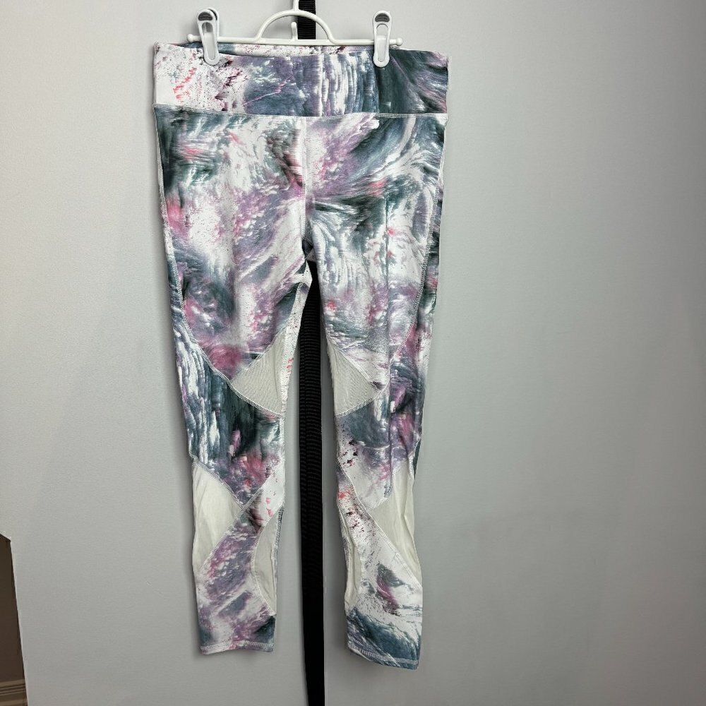 NWOT - Fabletics Marble leggings with mesh inserts - Size L